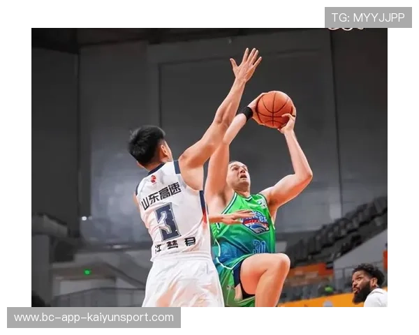 CBA山东外线突破制造空位三分稳稳打进：解码新战术背后的胜利节奏