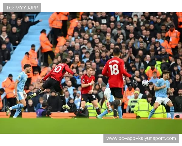 曼联前场强势推进，拉什福德插上抽射锁定比分